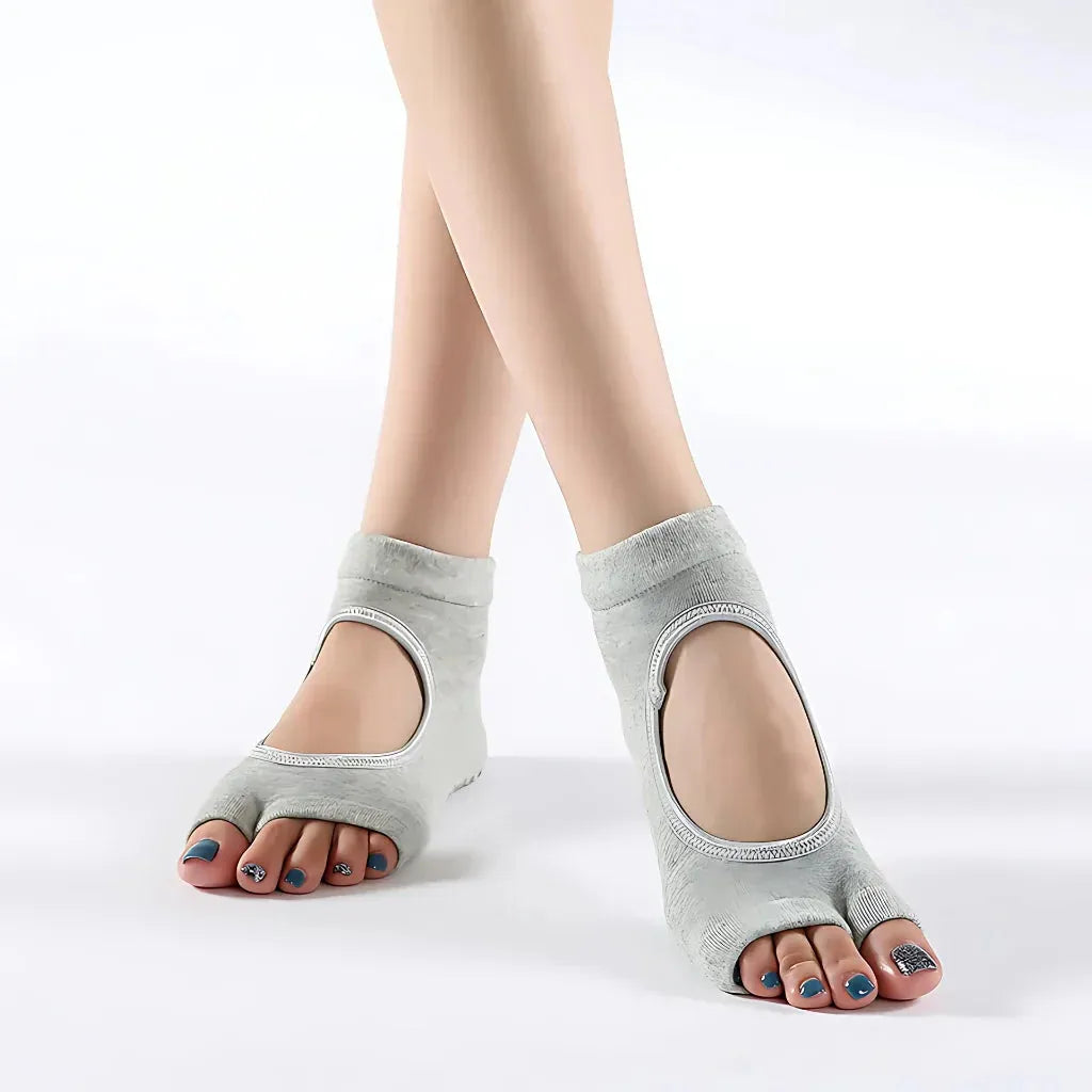 Exposed Toe Yoga Feet Socks With Grip Support - Light Gray / one size