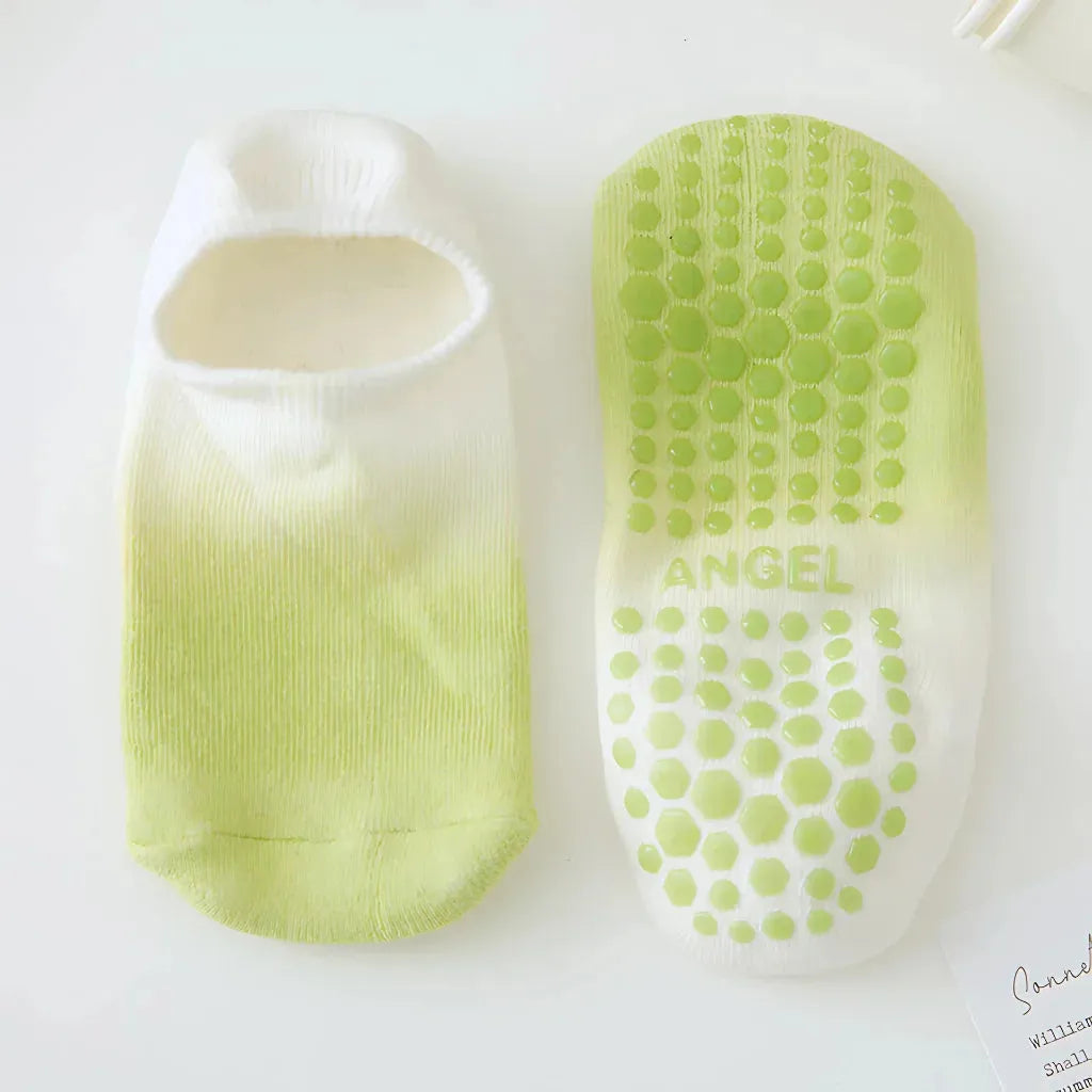 Kids Yoga Socks With Grips In Tie Dye And Gradient Colors - Gradient Green / one size