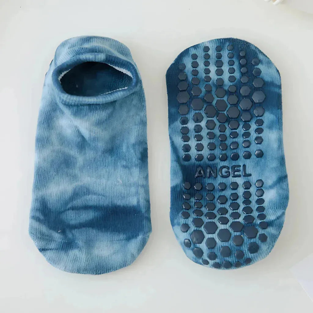 Kids Yoga Socks With Grips In Tie Dye And Gradient Colors - Tie Dyed Blue / one size