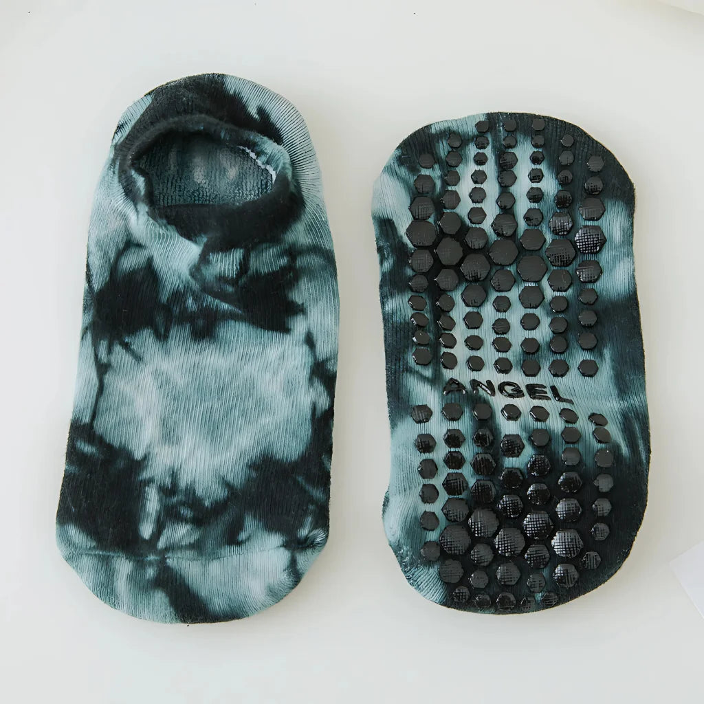 Kids Yoga Socks With Grips In Tie Dye And Gradient Colors - Tie Dyed Dark Green / one size