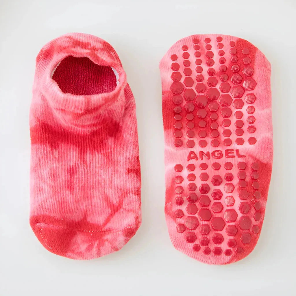 Kids Yoga Socks With Grips In Tie Dye And Gradient Colors - Tie Dyed Red / one size