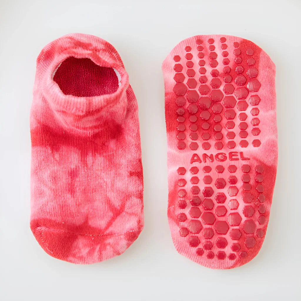 Kids Yoga Socks With Grips In Tie Dye And Gradient Colors - Tie Dyed Red / one size