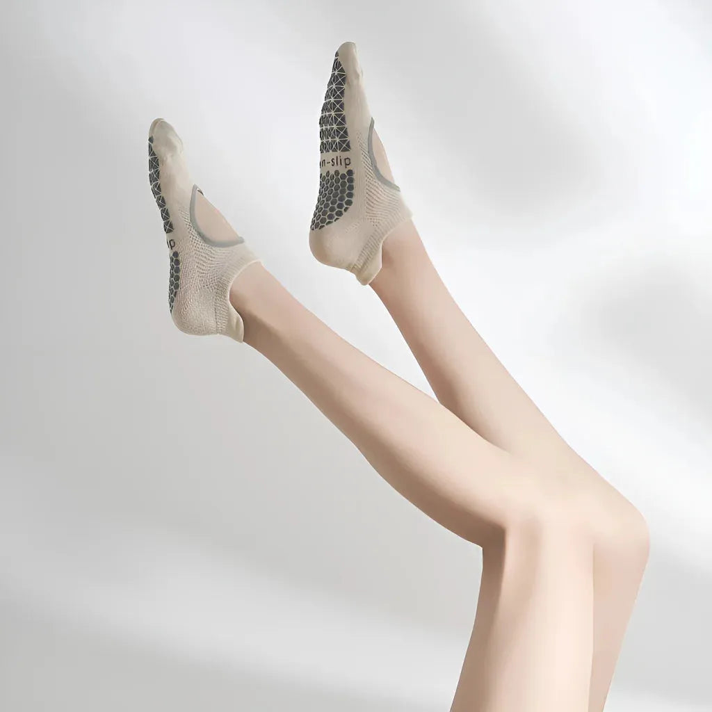 Non Slip Yoga Socks For Women With Cotton Comfort - White / one size