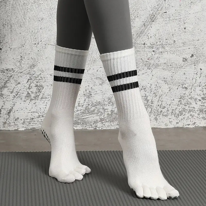 PREMIUM NON SLIP YOGA SOCKS FOR WOMEN AND MEN