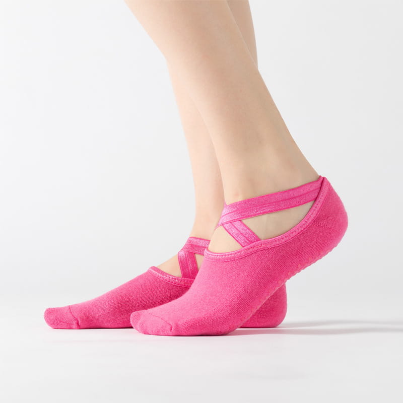 NON SLIP YOGA SOCKS WITH GRIP FOR WOMEN AND MEN