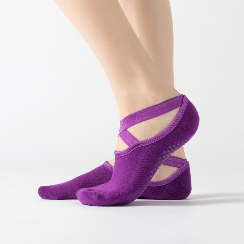NON SLIP YOGA SOCKS WITH GRIP FOR WOMEN AND MEN