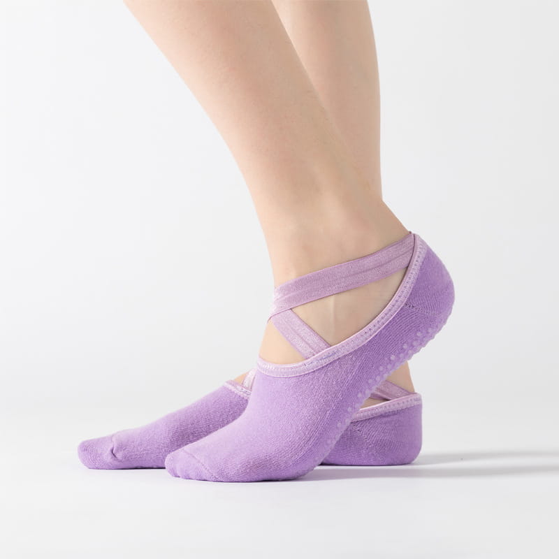 NON SLIP YOGA SOCKS WITH GRIP FOR WOMEN AND MEN