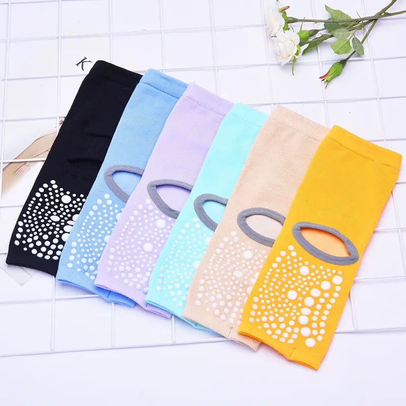 SPLIT TOE JACQUARD YOGA SOCKS FOR WOMEN