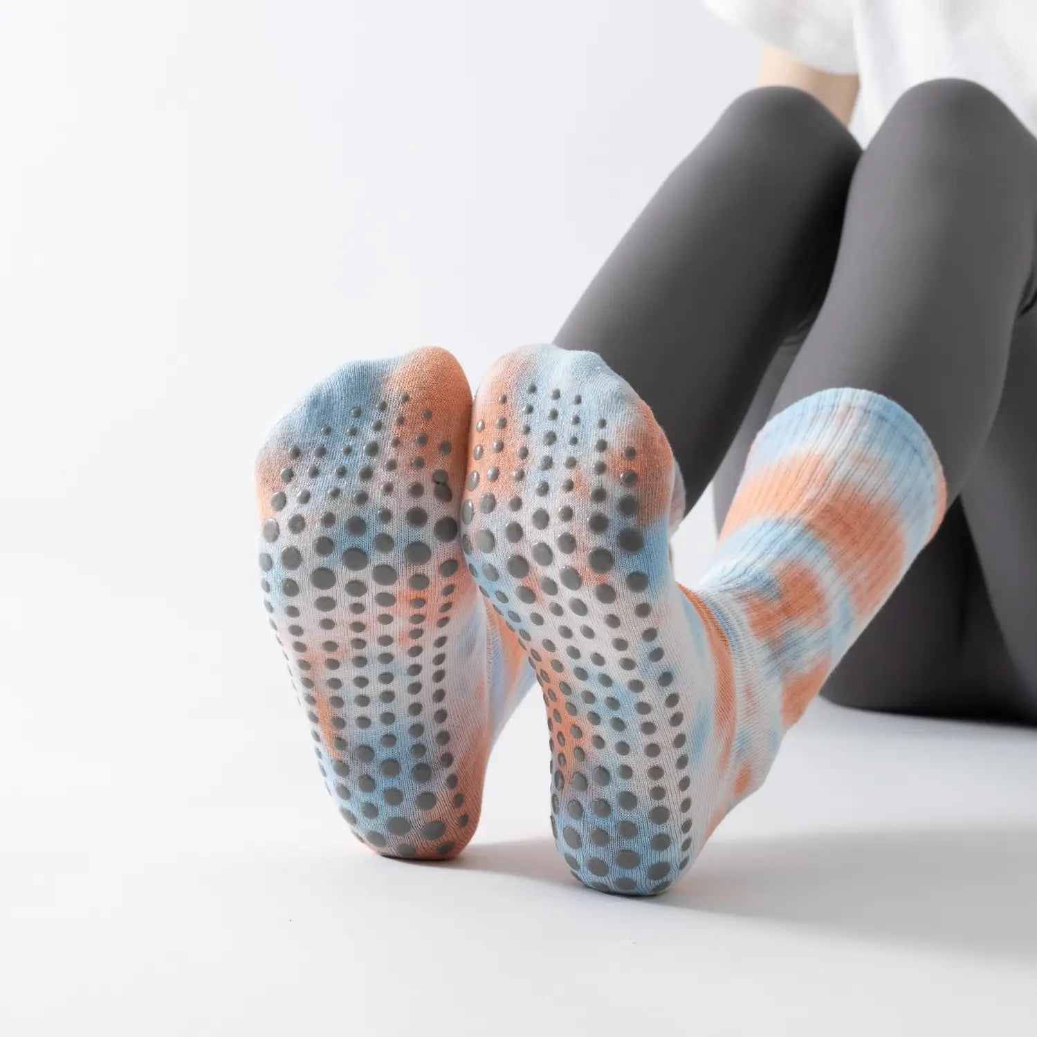 TIE DYE NON SLIP LONG YOGA SOCKS FOR WOMEN