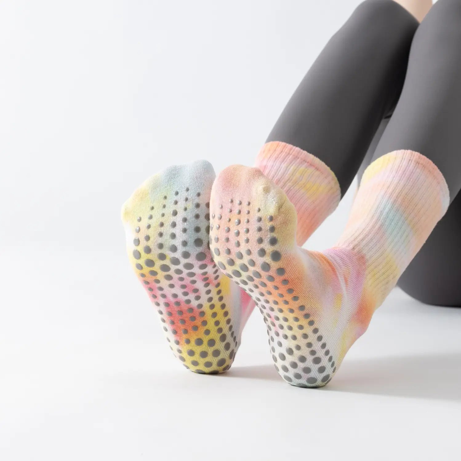 TIE DYE NON SLIP LONG YOGA SOCKS FOR WOMEN