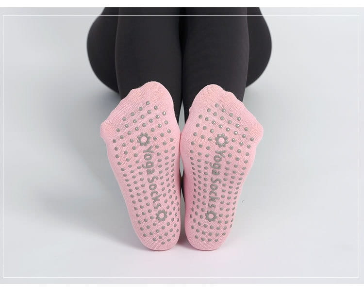 ANTI SLIP YOGA SOCKS FOR WOMEN AND MEN