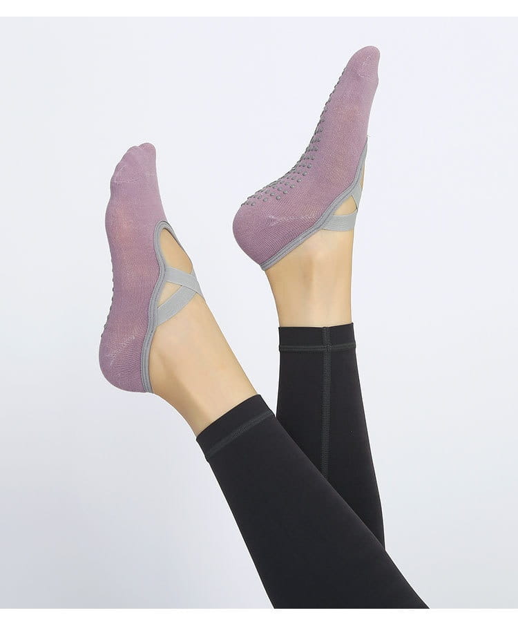 ANTI SLIP YOGA SOCKS FOR WOMEN AND MEN