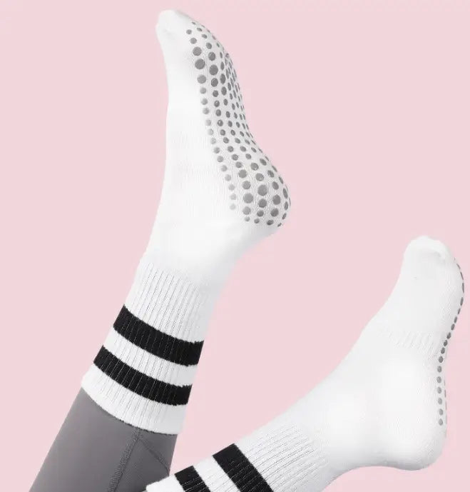 BREATHABLE COTTON YOGA SOCKS FOR WOMEN