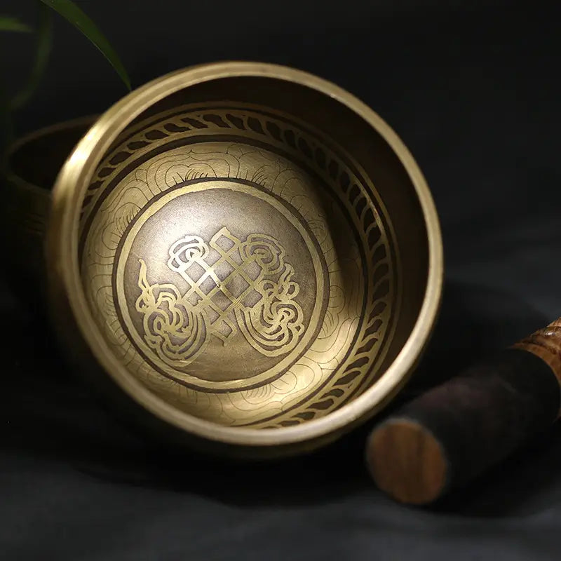 HANDCRAFTED SINGING BOWL WITH AUSPICIOUS KNOT ENGRAVING