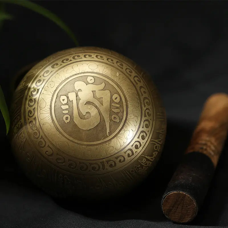 HANDCRAFTED SINGING BOWL WITH AUSPICIOUS KNOT ENGRAVING