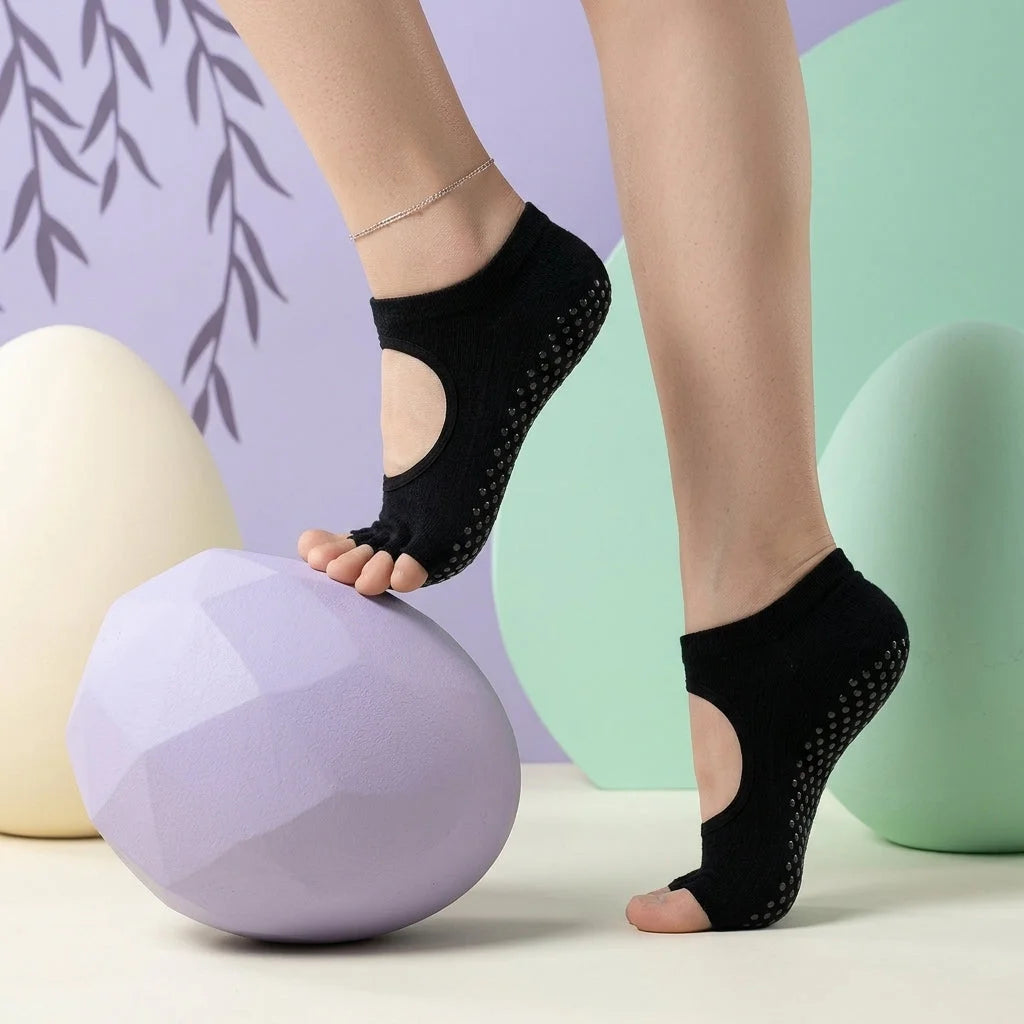 Breathable Grippy Yoga Socks For Better Balance