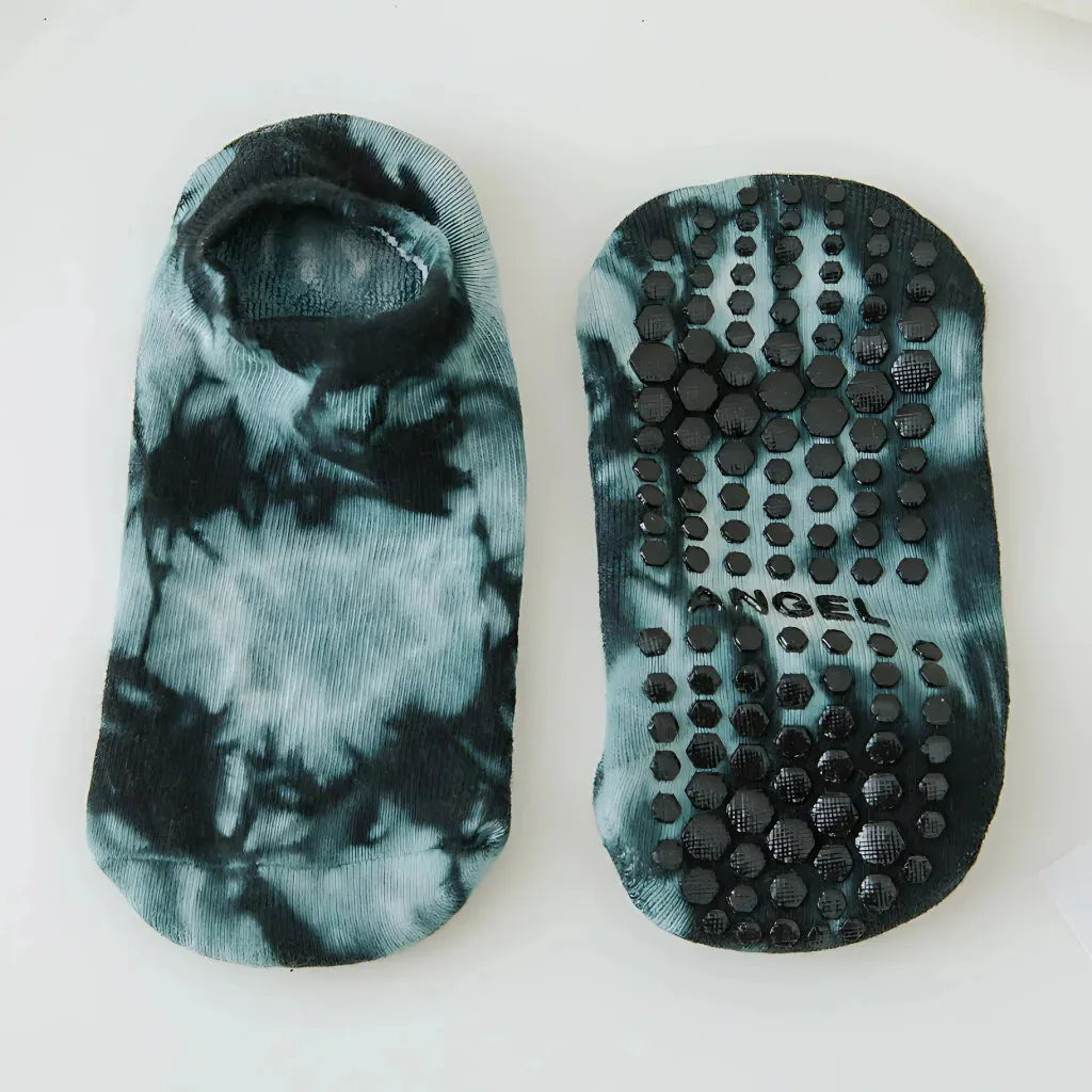 Kids Yoga Socks With Grips In Tie Dye And Gradient Colors - Tie Dyed Dark Green / one size