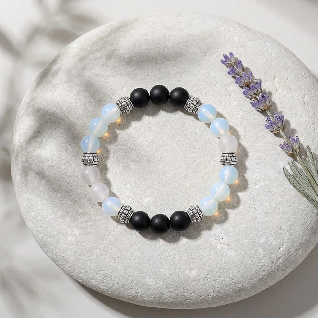 White Agate Bracelet With Mixed Bead Design - White Black